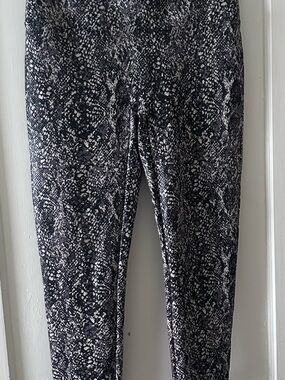 SPANX Black & White Snake-Print Leggings
